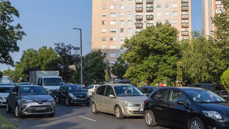 Joggal érezheti magát dühösen ez a debreceni autós, hiszen a délutáni forgalomban igazán durva baleset áldozata lett! - Képes beszámoló!