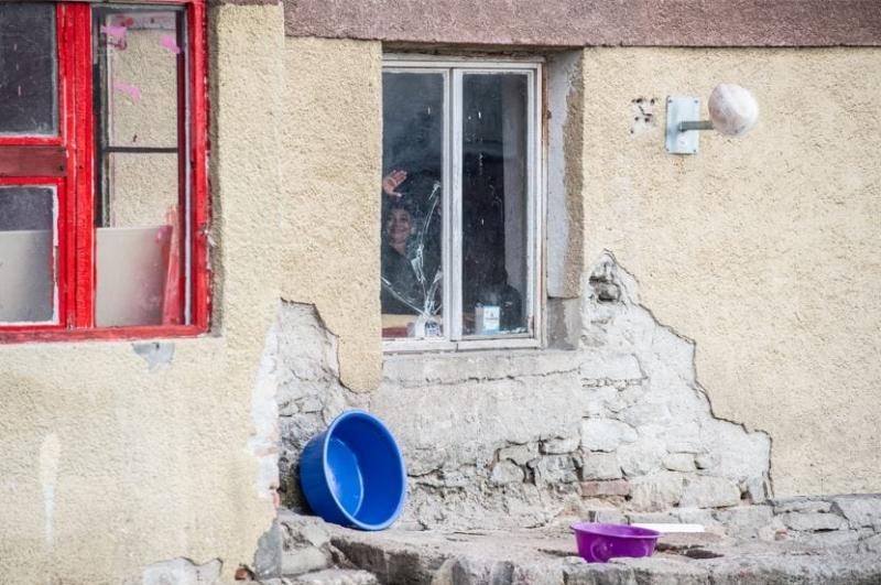 Eltűnő szegények, pénzosztogató NAV - nézzük meg közelebbről, mit rejtenek ezek a különös szegénységi statisztikák!