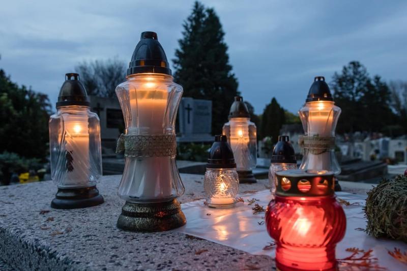 Közgazdászok megállapították, hogy az emberek valóban hajlandóak elhalasztani a saját halálukat, ha cserébe adókedvezményt kapnak.