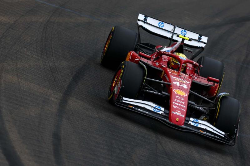 Hamiltont meghívták, és most komoly kihívásokkal néz szembe a szingapúri teljesítménye! - F1VILÁG.HU