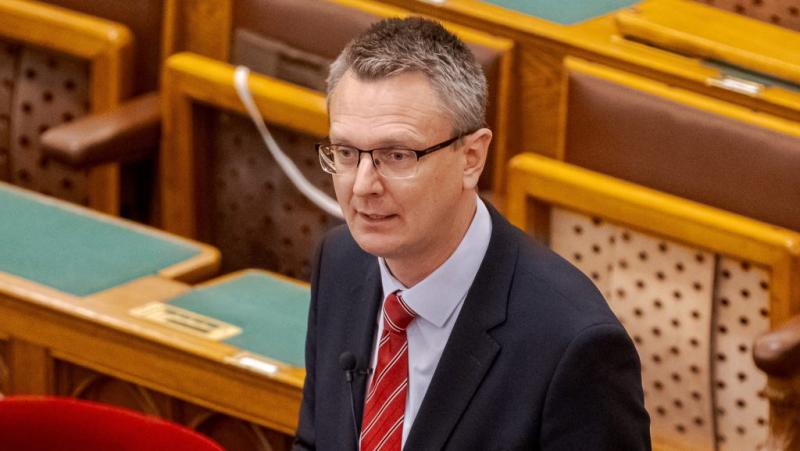 A Rétvári-poszt ügyében folytatott nyomozás nem a rágalmazás vádja miatt indult, hanem más okokból.