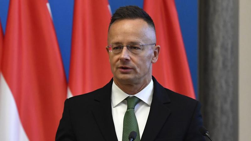 Szijjártó Péter hangsúlyozta, hogy sürgős szükség van egy alapvető gazdaságpolitikai irányváltásra Brüsszelben.